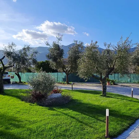 La Campagna Di Peppe E Tullia Bed & Breakfast 4*