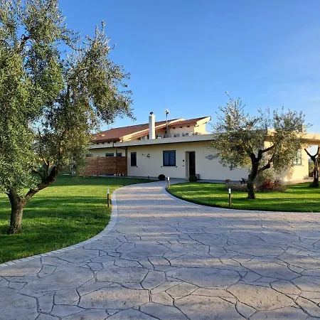 La Campagna Di Peppe E Tullia Bed & Breakfast 4*