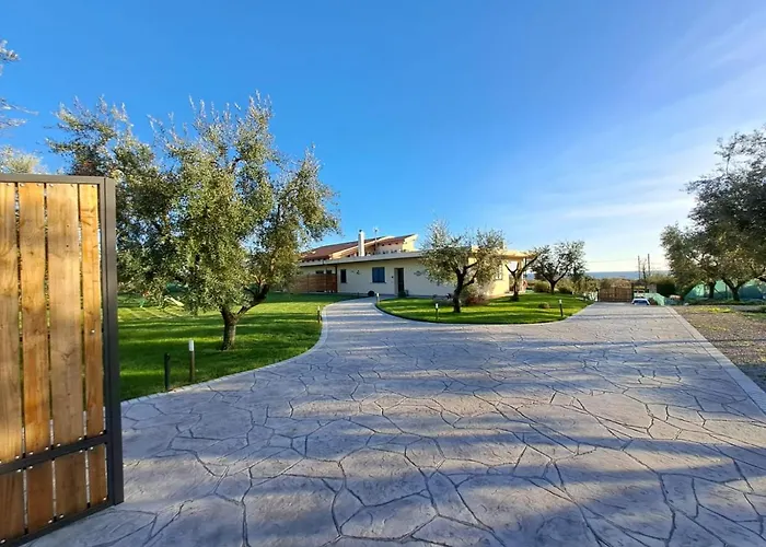 Alojamento de Acomodação e Pequeno-almoço La Campagna Di Peppe E Tullia 4*